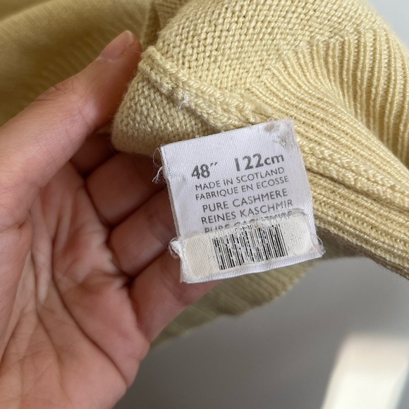 JohnstonsCashmere Mens 100 % Cashmere Yellow Sweater Vest Made in Scotland Sz L - Picture 6 of 9